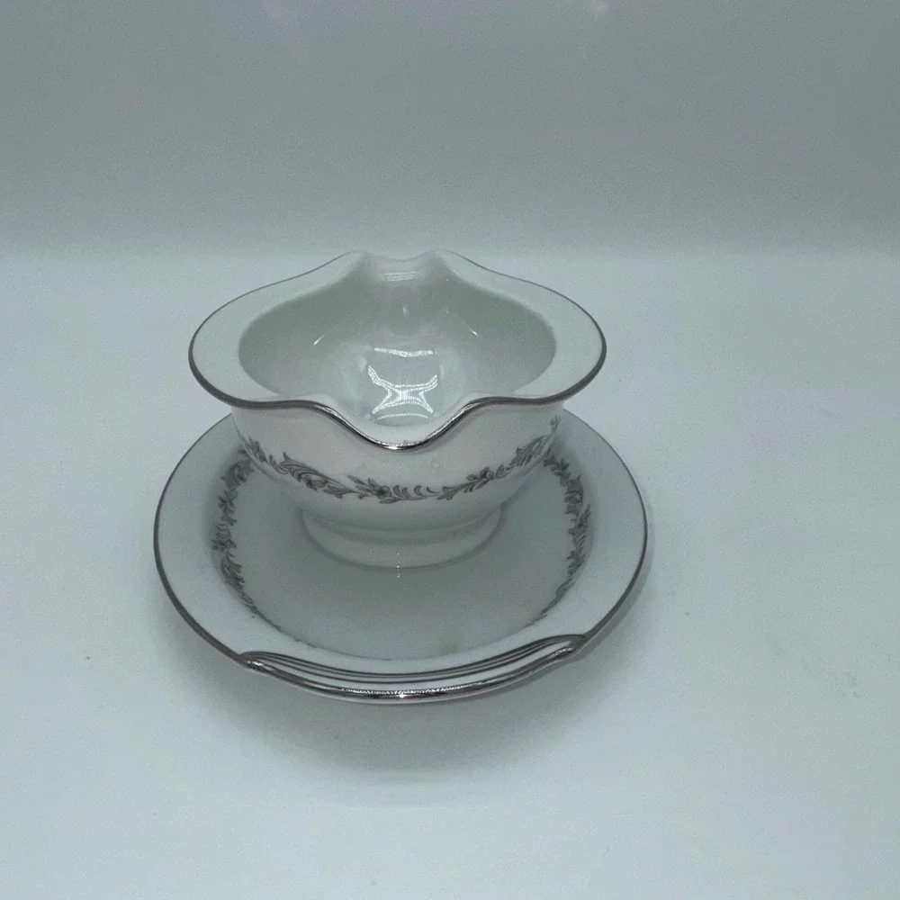 Noritake China Crestmont Gravy Boat with‎ Underplate 6013 Silver Floral Japan